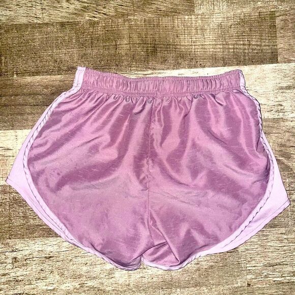 Nike Dri-Fit Shorts Size Small - Picture 2 of 3